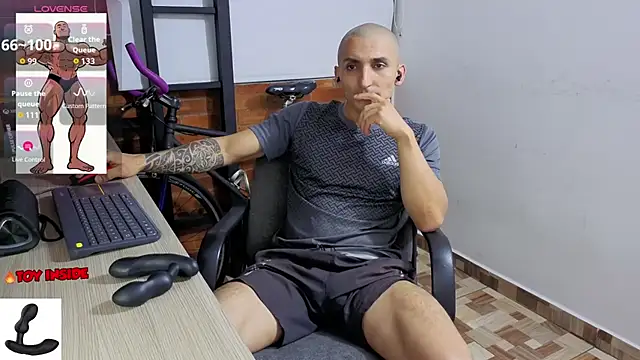 Snapshot of Marck_Muscle chatting on April 30, 12:50 am Marck Muscle online show from April 30, 12:50 am