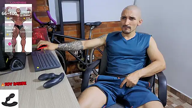 Snapshot of Marck_Muscle chatting on May 19, 11:44 pm Marck Muscle online show from May 19, 11:44 pm