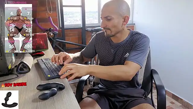 Snapshot of Marck_Muscle chatting on May 20, 10:27 pm Marck Muscle online show from May 20, 10:27 pm