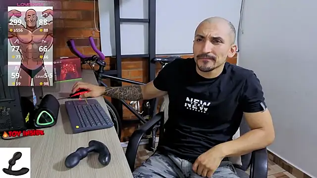Snapshot of Marck_Muscle chatting on May 25, 3:23 am Marck Muscle online show from May 25, 3:23 am