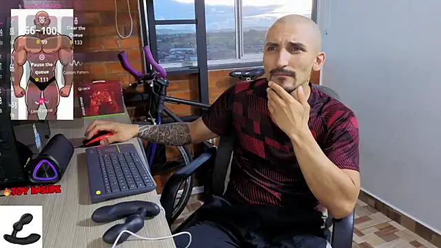 Snapshot of Marck_Muscle chatting on May 27, 11:13 pm Marck Muscle online show from May 27, 11:13 pm