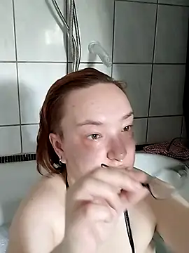 Snapshot of Isabella_Geney chatting on April 20, 1:14 pm Isabella Geney online show from April 20, 1:14 pm