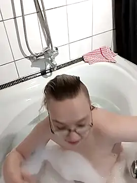 Snapshot of Isabella_Geney chatting on July 3, 11:38 am Isabella Geney online show from July 3, 11:38 am