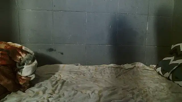Snapshot of UncutToyBoy23cm chatting on July 6, 3:25 pm UncutToyBoy23cm online show from July 6, 3:25 pm