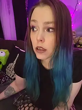 Snapshot of EverlyEster chatting on February 22, 10:58 am EverlyEster online show from February 22, 10:58 am