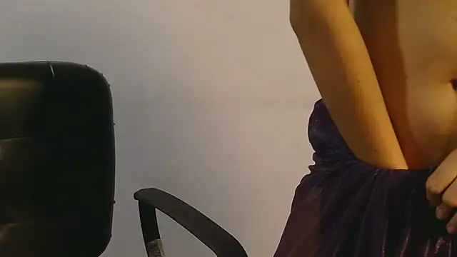 Snapshot of sexy_twisha chatting on March 18, 3:20 am sexy twisha online show from March 18, 3:20 am