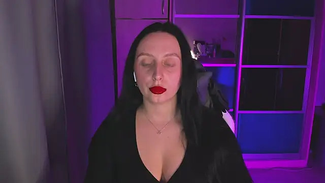 Snapshot of Christy_Calypso chatting on April 21, 5:39 pm Christy Calypso online show from April 21, 5:39 pm