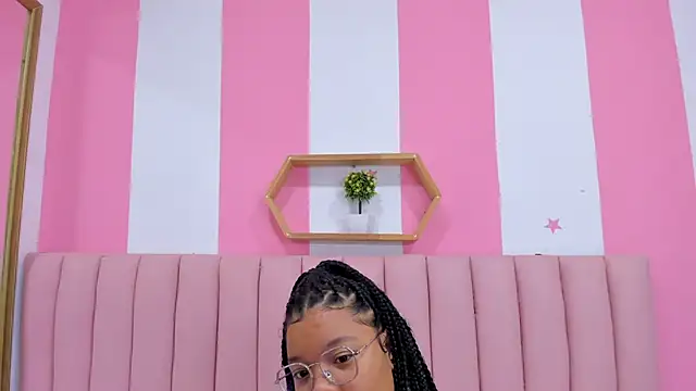 ISABELLA 020 online show from February 20, 12:36 pm