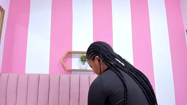 ISABELLA 020 online show from March 21, 11:33 am