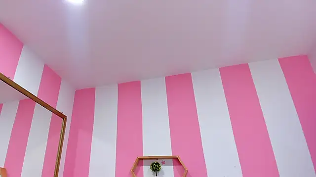 ISABELLA 020 online show from September 10, 1:11 pm