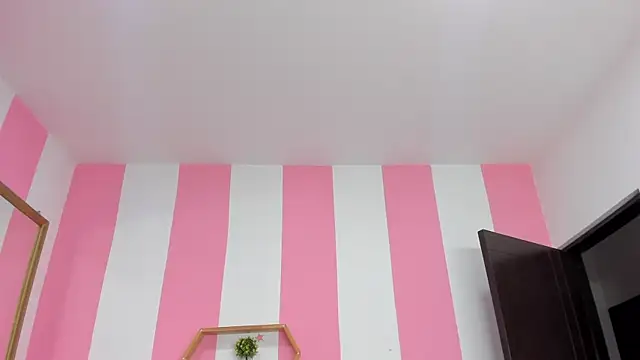 ISABELLA 020 online show from February 9, 11:58 am