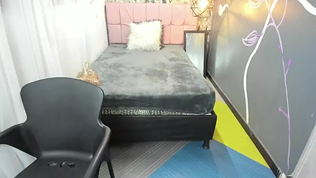 Snapshot of EmmaaEvans_ chatting on January 27, 11:54 am EmmaaEvans online show from January 27, 11:54 am