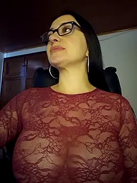 preetypeach online show from January 8, 9:06 pm