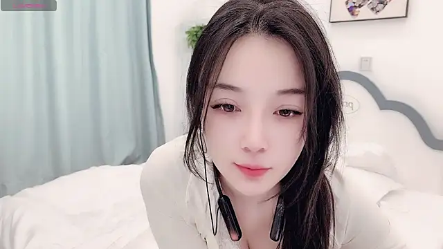 AKiKi711 online show from April 9, 5:18 am