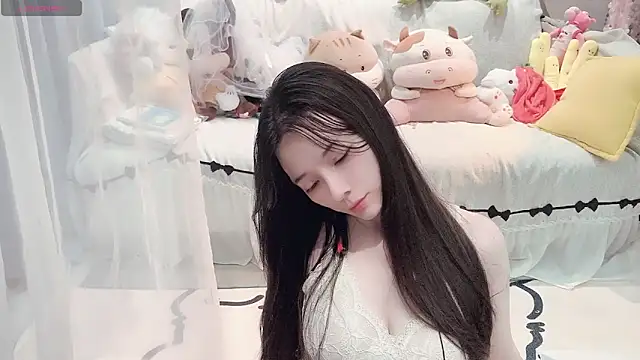 AKiKi711 online show from May 19, 4:46 pm