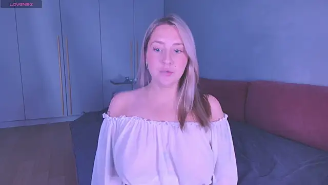 Snapshot of Oh_mylissa chatting on July 6, 8:11 pm Oh mylissa online show from July 6, 8:11 pm