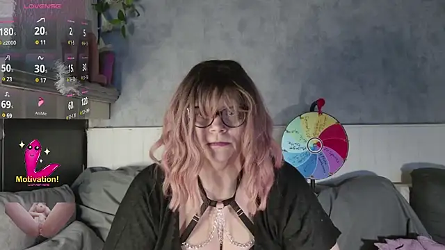 Lola-squirt online show from January 6, 10:58 pm