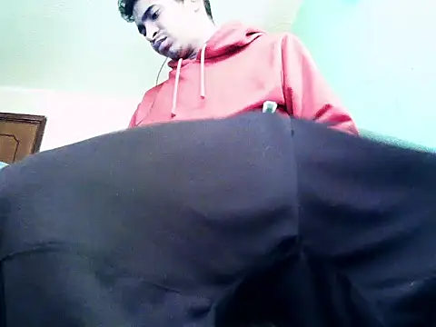 Snapshot of andrescaraballo chatting on September 13, 9:36 pm andrescaraballo online show from September 13, 9:36 pm