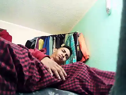 Snapshot of andrescaraballo chatting on October 5, 1:20 pm andrescaraballo online show from October 5, 1:20 pm