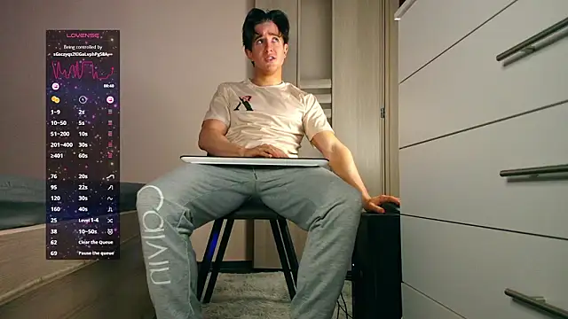 ChristianLevine  online show from March 17, 7:33 am