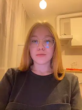 Eva Weyne online show from November 4, 7:57 pm