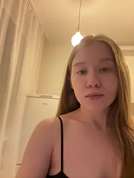 Eva Weyne online show from February 8, 10:46 pm