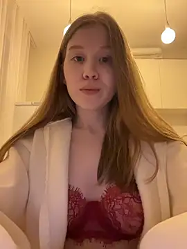 Eva Weyne online show from February 14, 8:27 pm