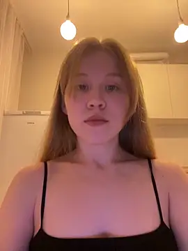 Snapshot of Eva_Weyne chatting on June 2, 9:06 pm Eva Weyne online show from June 2, 9:06 pm