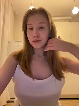Snapshot of Eva_Weyne chatting on June 3, 9:20 pm Eva Weyne online show from June 3, 9:20 pm