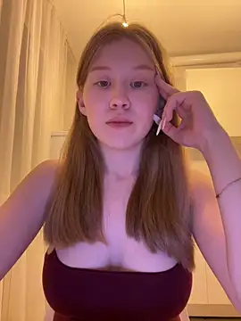 Snapshot of Eva_Weyne chatting on June 9, 9:15 pm Eva Weyne online show from June 9, 9:15 pm