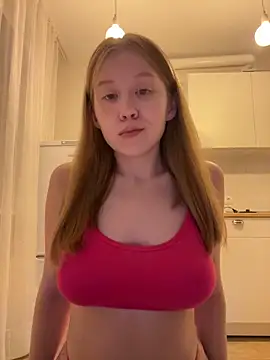 Snapshot of Eva_Weyne chatting on June 13, 9:13 pm Eva Weyne online show from June 13, 9:13 pm