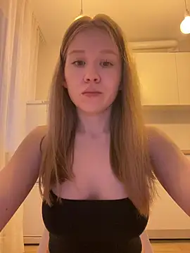 Snapshot of Eva_Weyne chatting on June 23, 5:22 pm Eva Weyne online show from June 23, 5:22 pm