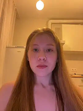 Snapshot of Eva_Weyne chatting on July 4, 9:43 pm Eva Weyne online show from July 4, 9:43 pm