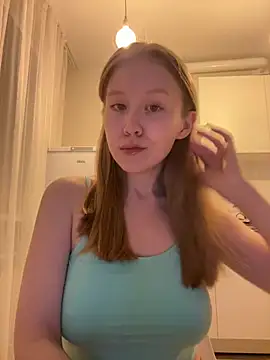 Snapshot of Eva_Weyne chatting on July 9, 8:35 pm Eva Weyne online show from July 9, 8:35 pm