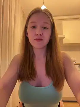 Snapshot of Eva_Weyne chatting on July 11, 9:27 pm Eva Weyne online show from July 11, 9:27 pm