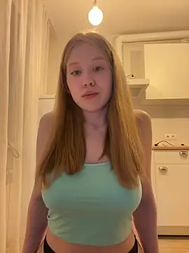 Snapshot of Eva_Weyne chatting on July 12, 9:50 pm Eva Weyne online show from July 12, 9:50 pm