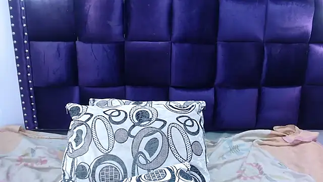 LindaKardi online show from September 27, 4:23 pm