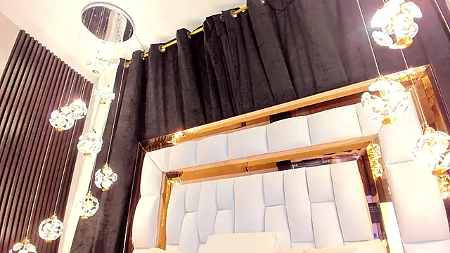 Snapshot of SarayRoyse chatting on March 11, 7:14 pm SarayRoyse online show from March 11, 7:14 pm