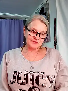 Snapshot of irinamaux chatting on January 16, 5:17 pm irinamaux online show from January 16, 5:17 pm