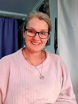 Snapshot of irinamaux chatting on January 17, 8:23 pm irinamaux online show from January 17, 8:23 pm