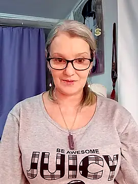 Snapshot of irinamaux chatting on January 18, 10:41 am irinamaux online show from January 18, 10:41 am