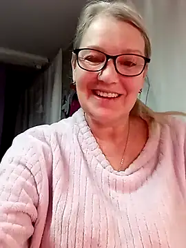 Snapshot of irinamaux chatting on February 5, 1:54 am irinamaux online show from February 5, 1:54 am