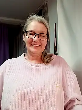 Snapshot of irinamaux chatting on February 8, 4:16 am irinamaux online show from February 8, 4:16 am