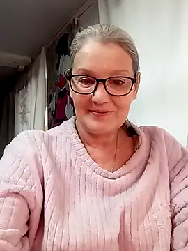 Snapshot of irinamaux chatting on February 13, 12:01 pm irinamaux online show from February 13, 12:01 pm