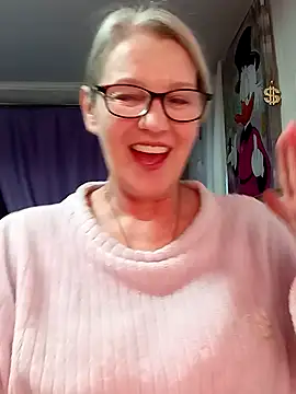 Snapshot of irinamaux chatting on February 14, 2:36 pm irinamaux online show from February 14, 2:36 pm