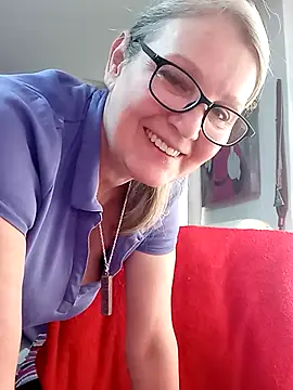 Snapshot of irinamaux chatting on February 17, 7:16 am irinamaux online show from February 17, 7:16 am