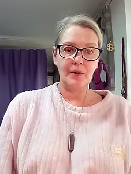 Snapshot of irinamaux chatting on February 20, 8:16 am irinamaux online show from February 20, 8:16 am