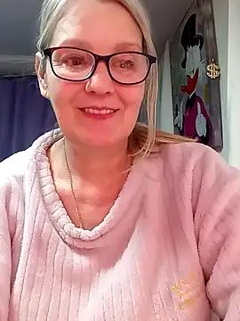 Snapshot of irinamaux chatting on February 25, 6:28 pm irinamaux online show from February 25, 6:28 pm