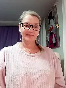 Snapshot of irinamaux chatting on February 27, 6:13 am irinamaux online show from February 27, 6:13 am