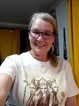 irinamaux online show from March 25, 11:11 pm